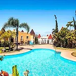 Otel La Quinta Park 4*