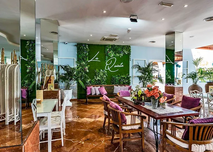 Отель La Quinta Park 4*